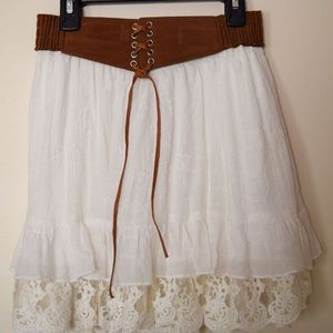 White skirt with lace bottom